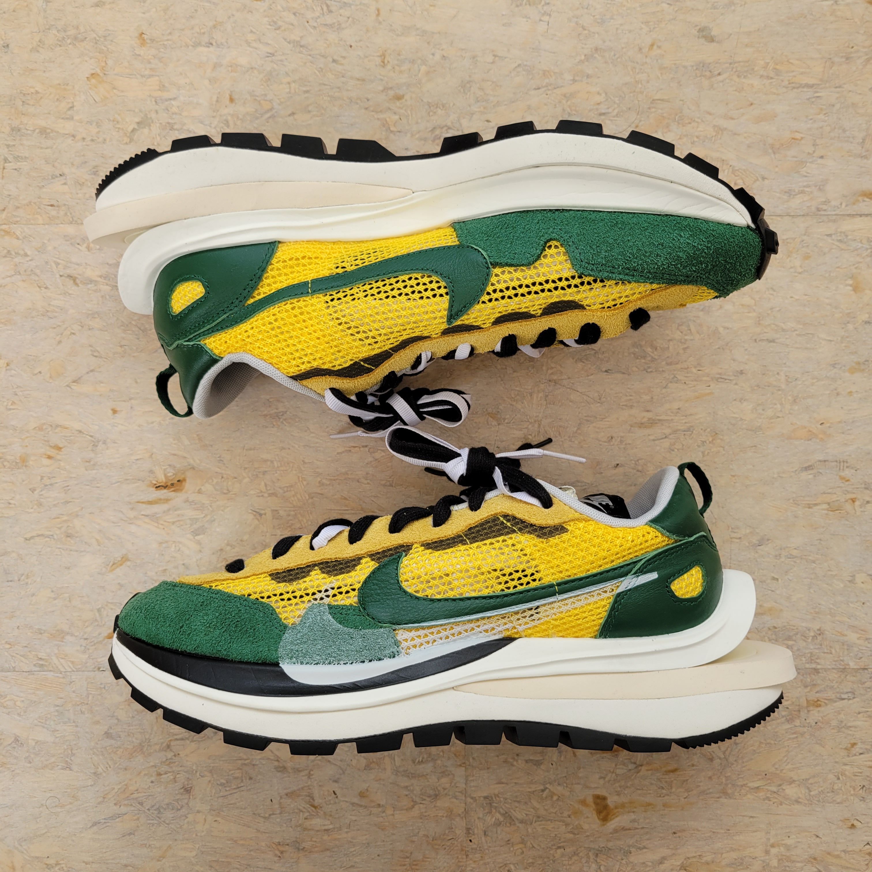 sacai × Nike Vapor Waffle "Tour Yellow/Stadium Green-Sail"