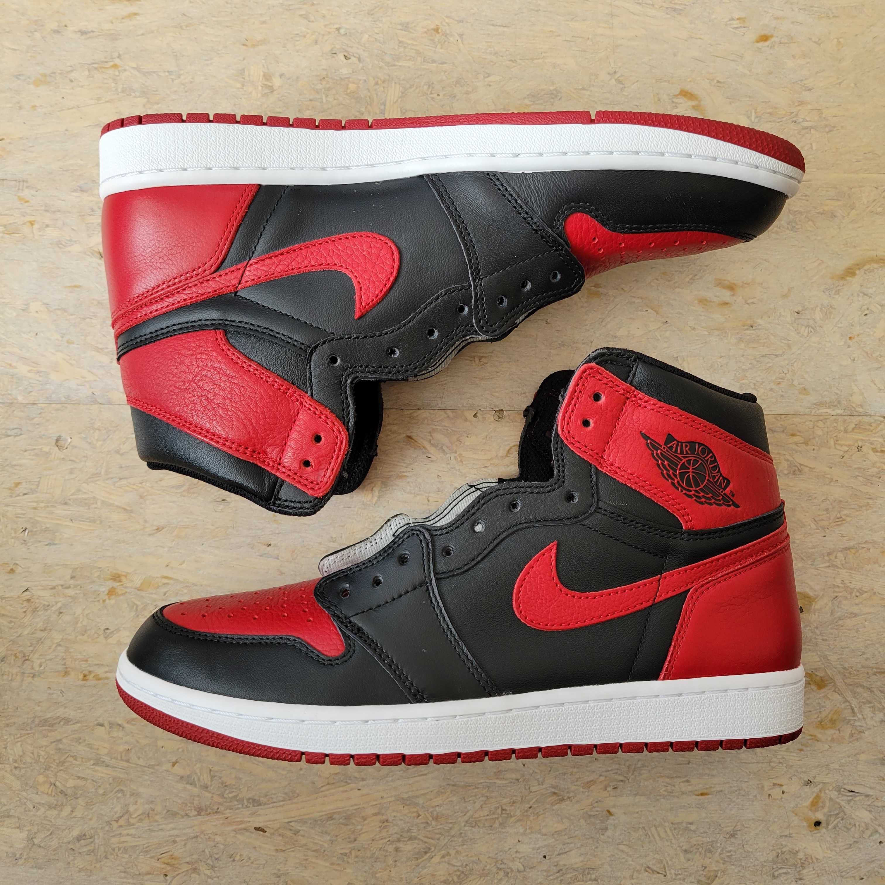 Nike Air Jordan 1 Retro High OG "Bred/Banned" (2016)