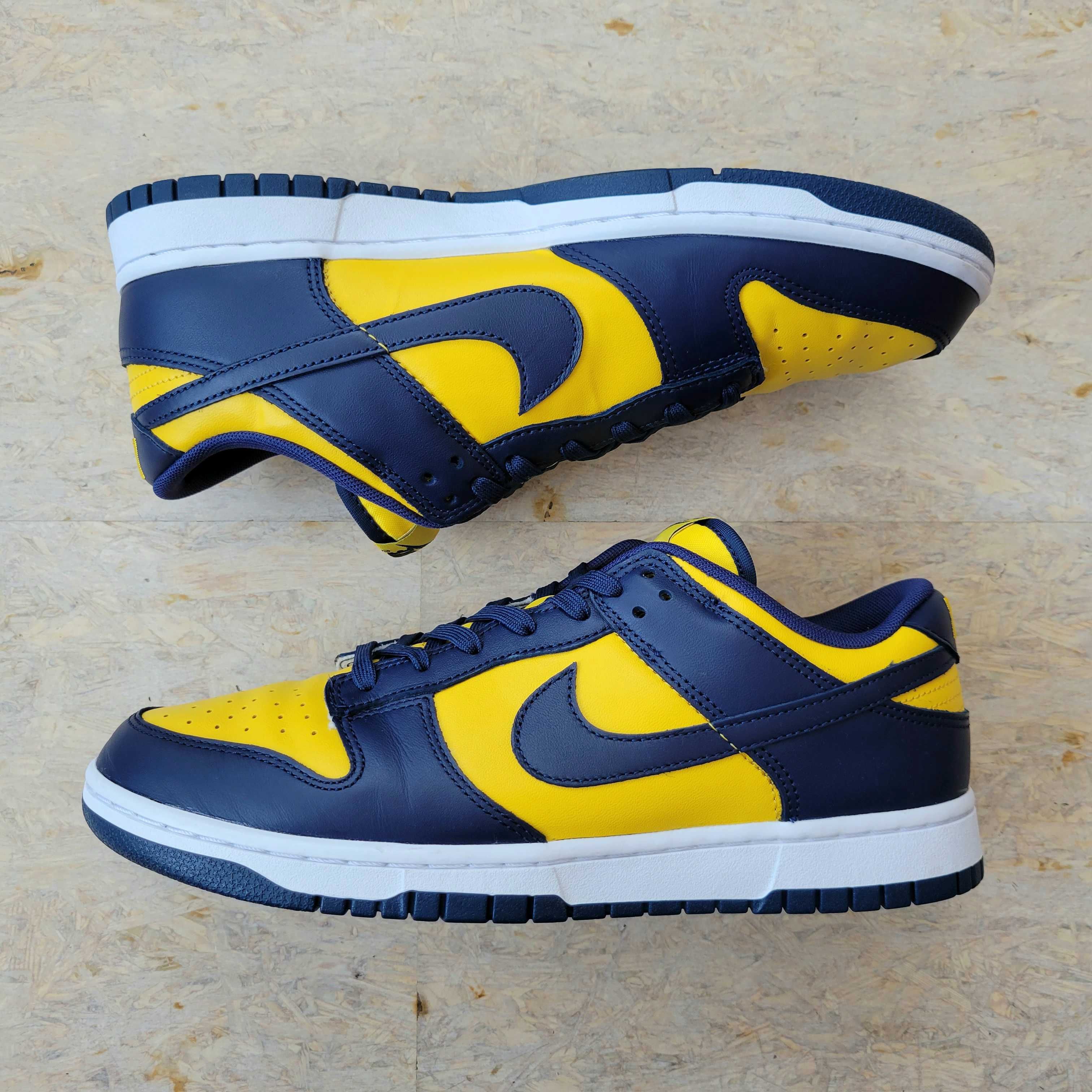 Nike Dunk Low "Michigan"