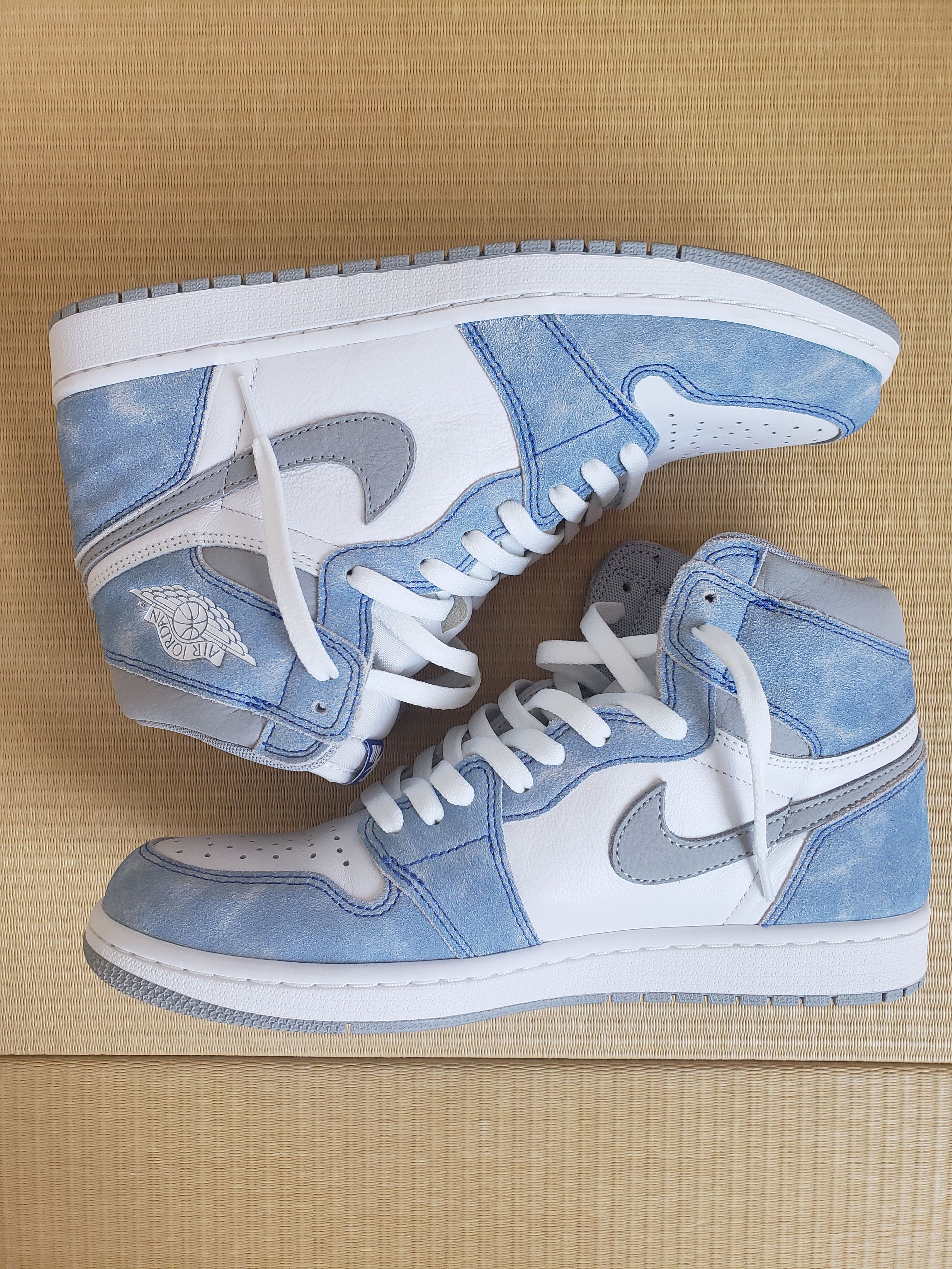 Nike Air Jordan 1 High OG "Hyper Royal"