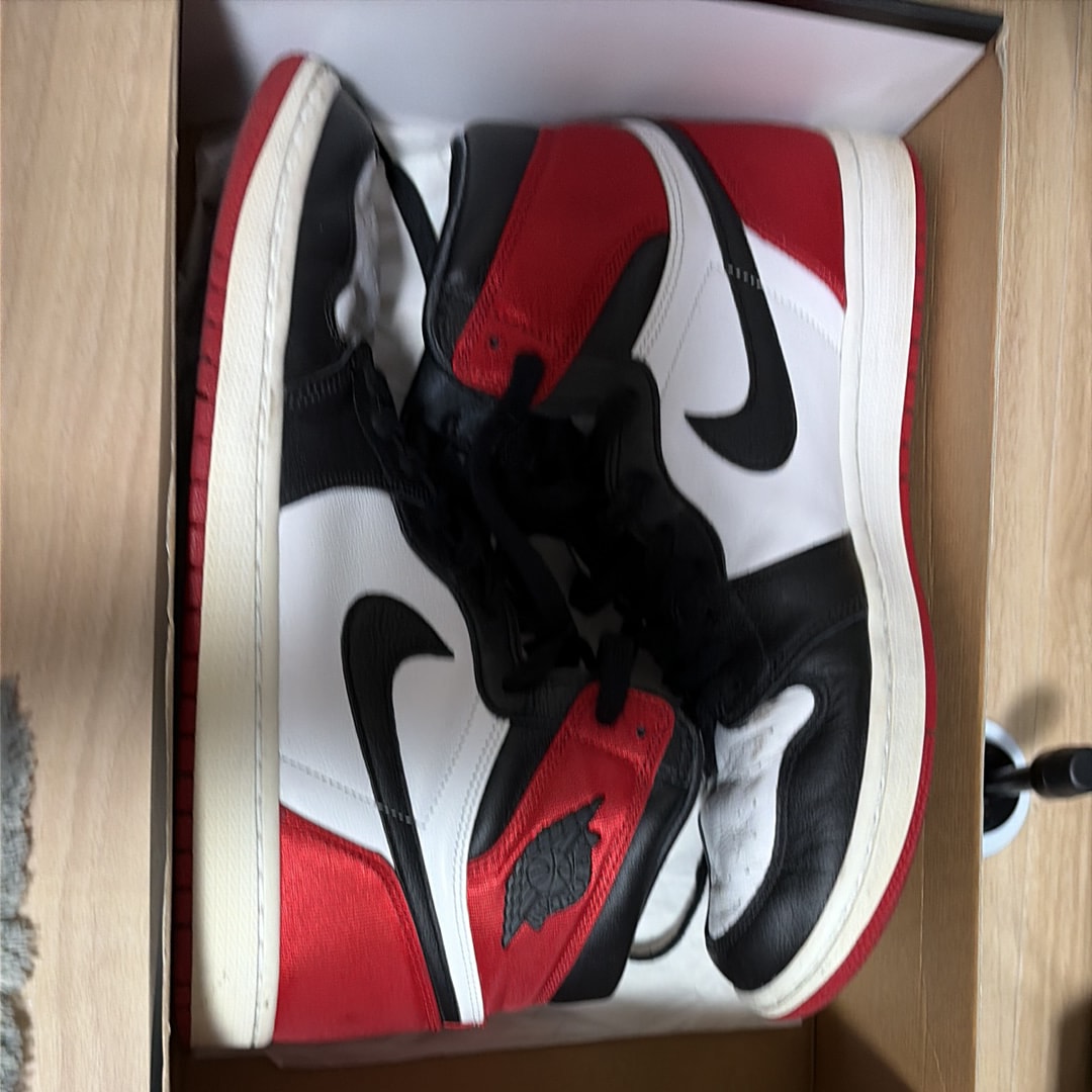 Nike Women's Air Jordan 1 Retro High "Satin Black Toe"