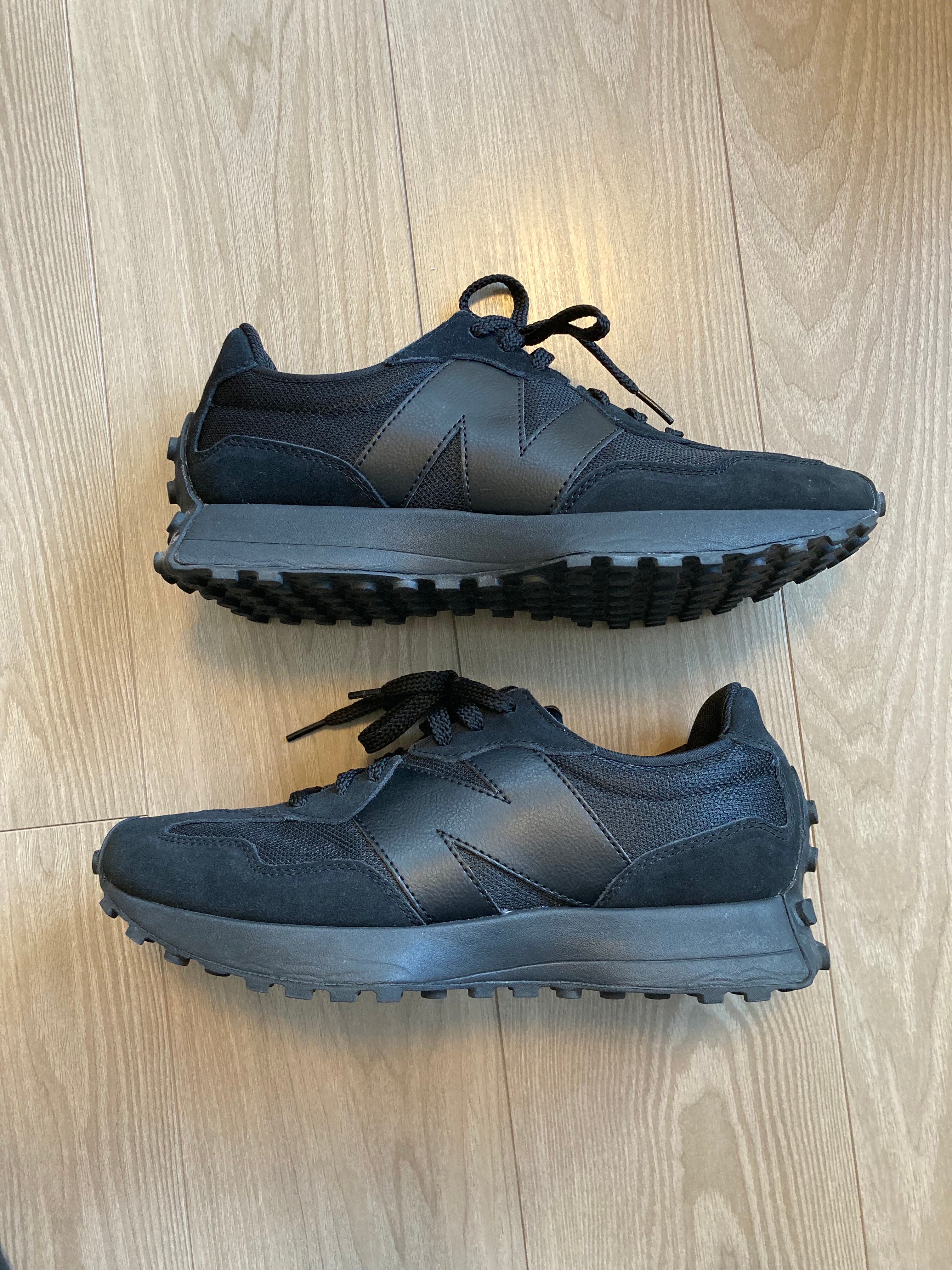 New Balance 327 "Triple Black"