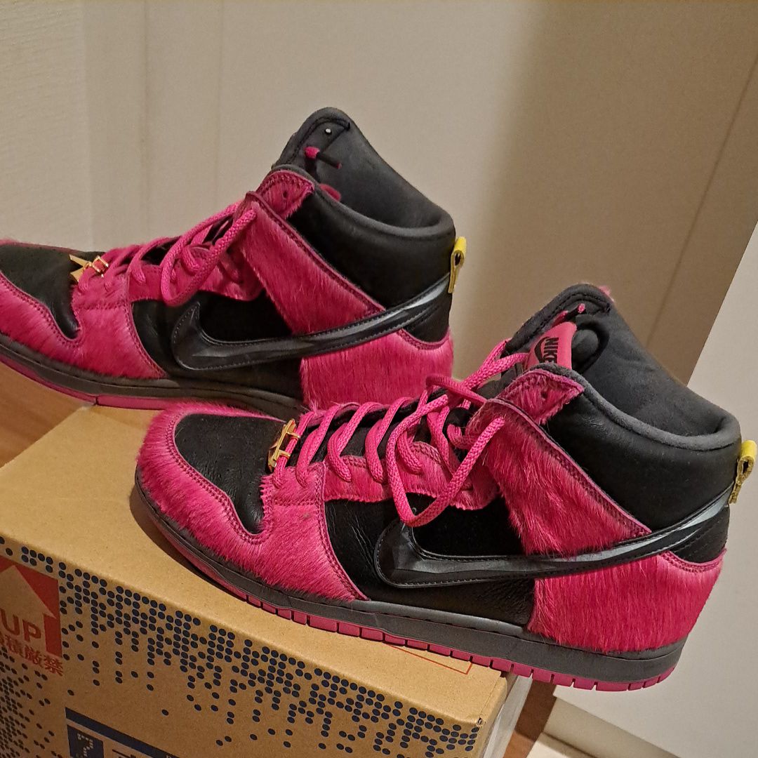 Run The Jewels × Nike SB Dunk High "Active Pink and Black"
