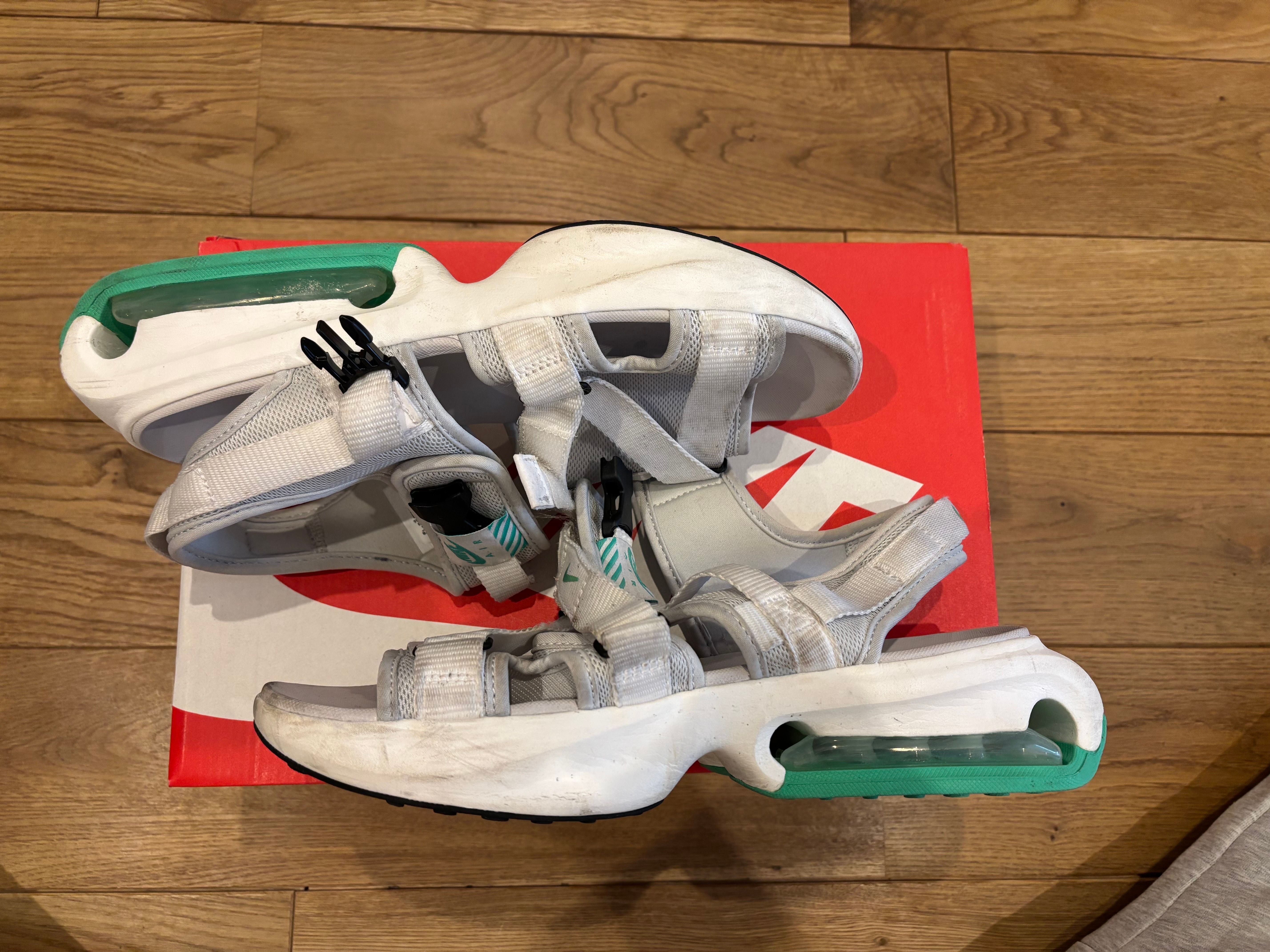 Nike Air Max Sol "Photon Dust/White/Black/Spring Green"