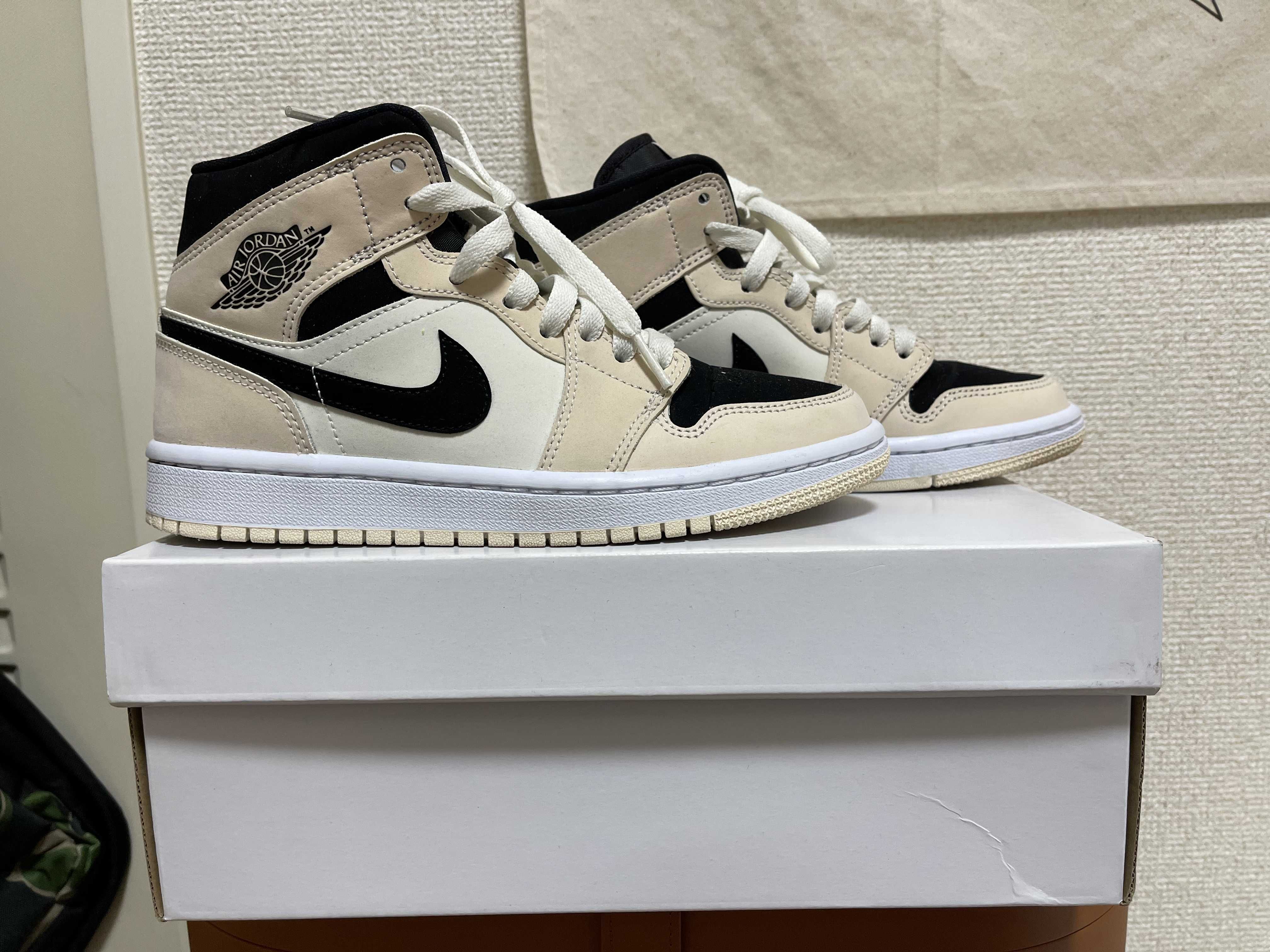 NIKE Women's AIR JORDAN 1 MID "GUAVA ICE"