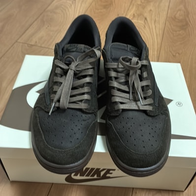 Travis Scott × Nike Air Jordan 1 Low OG SP "Velvet Brown and Dark Mocha"