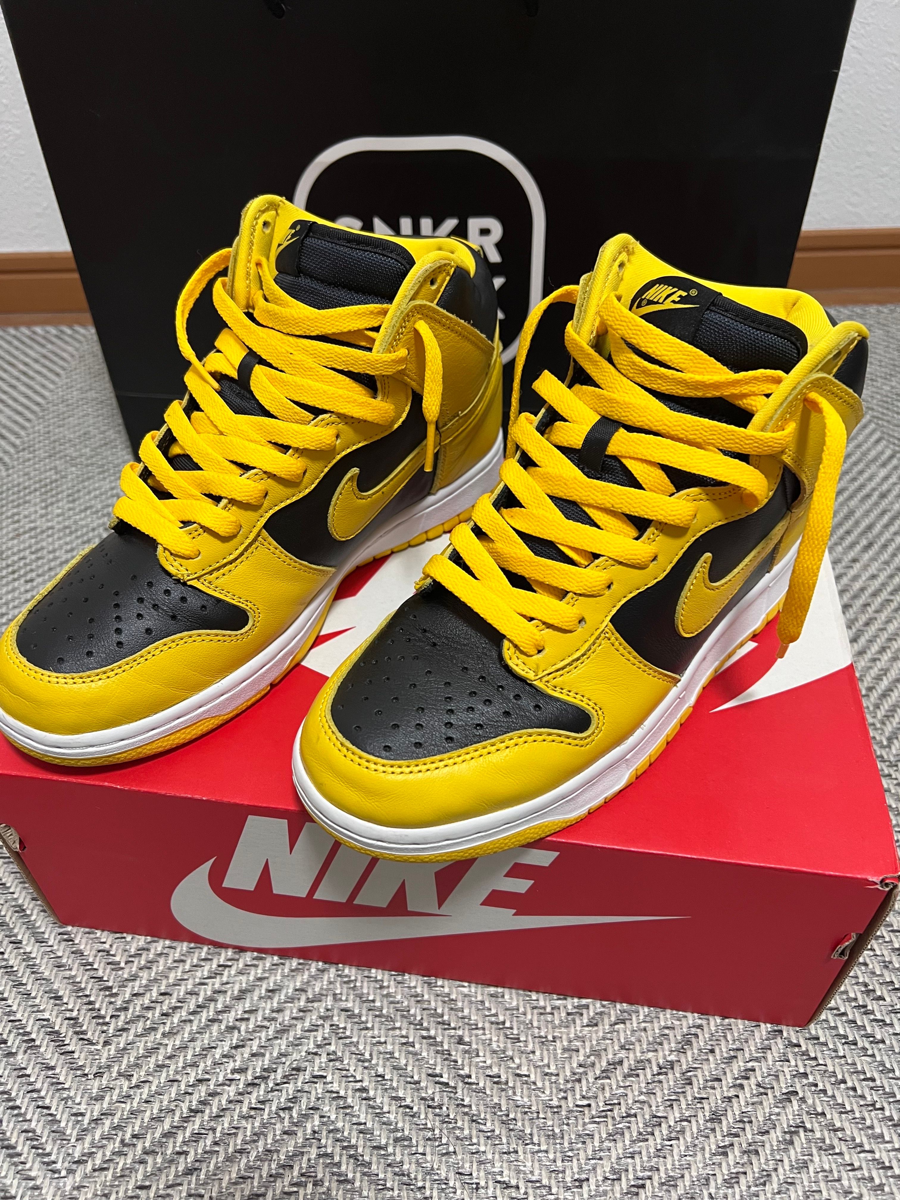 Nike Dunk High "Black/Varsity Maize"