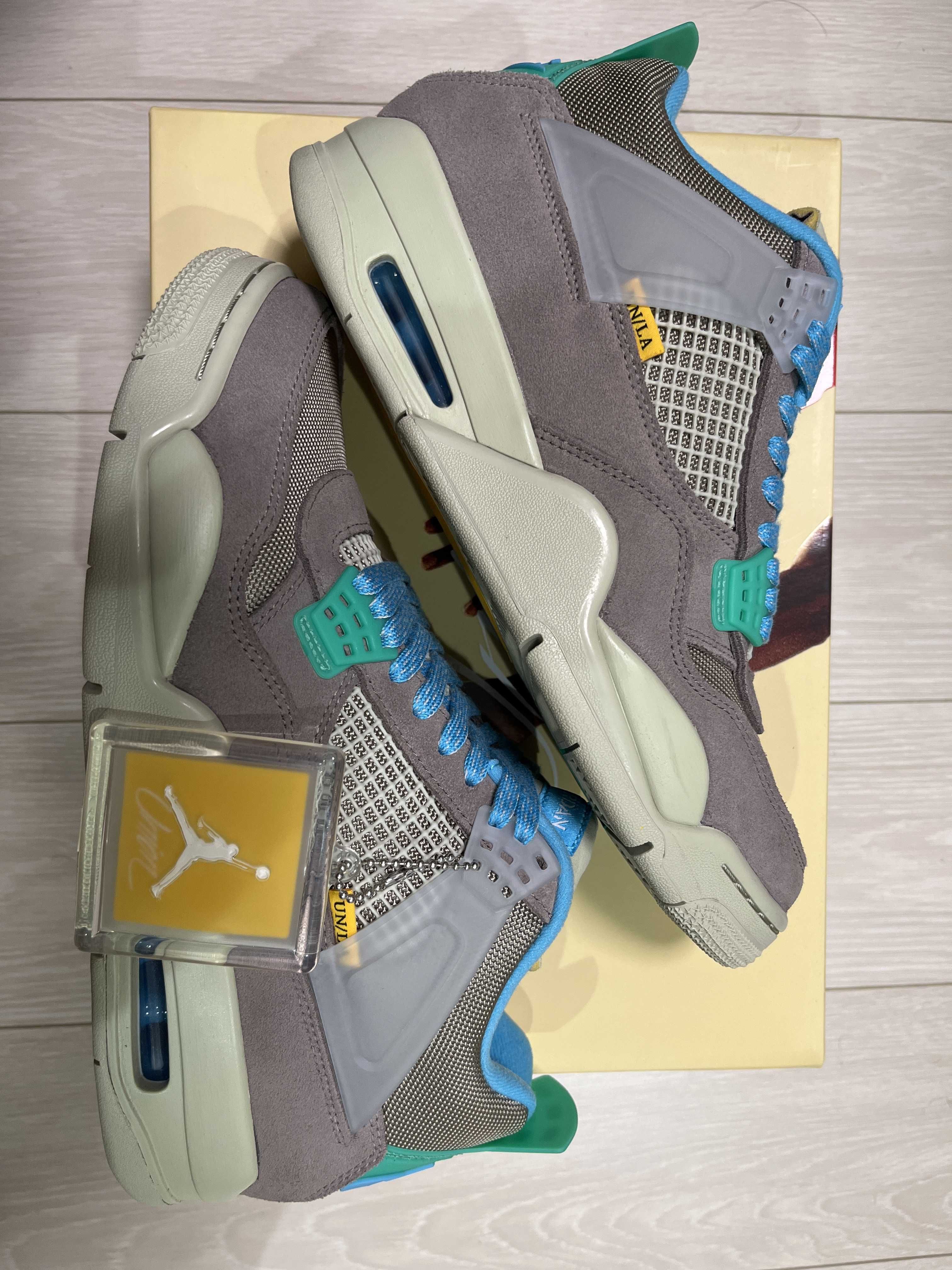 UNION × NIKE AIR JORDAN 4 SP "TAUPE HAZE"