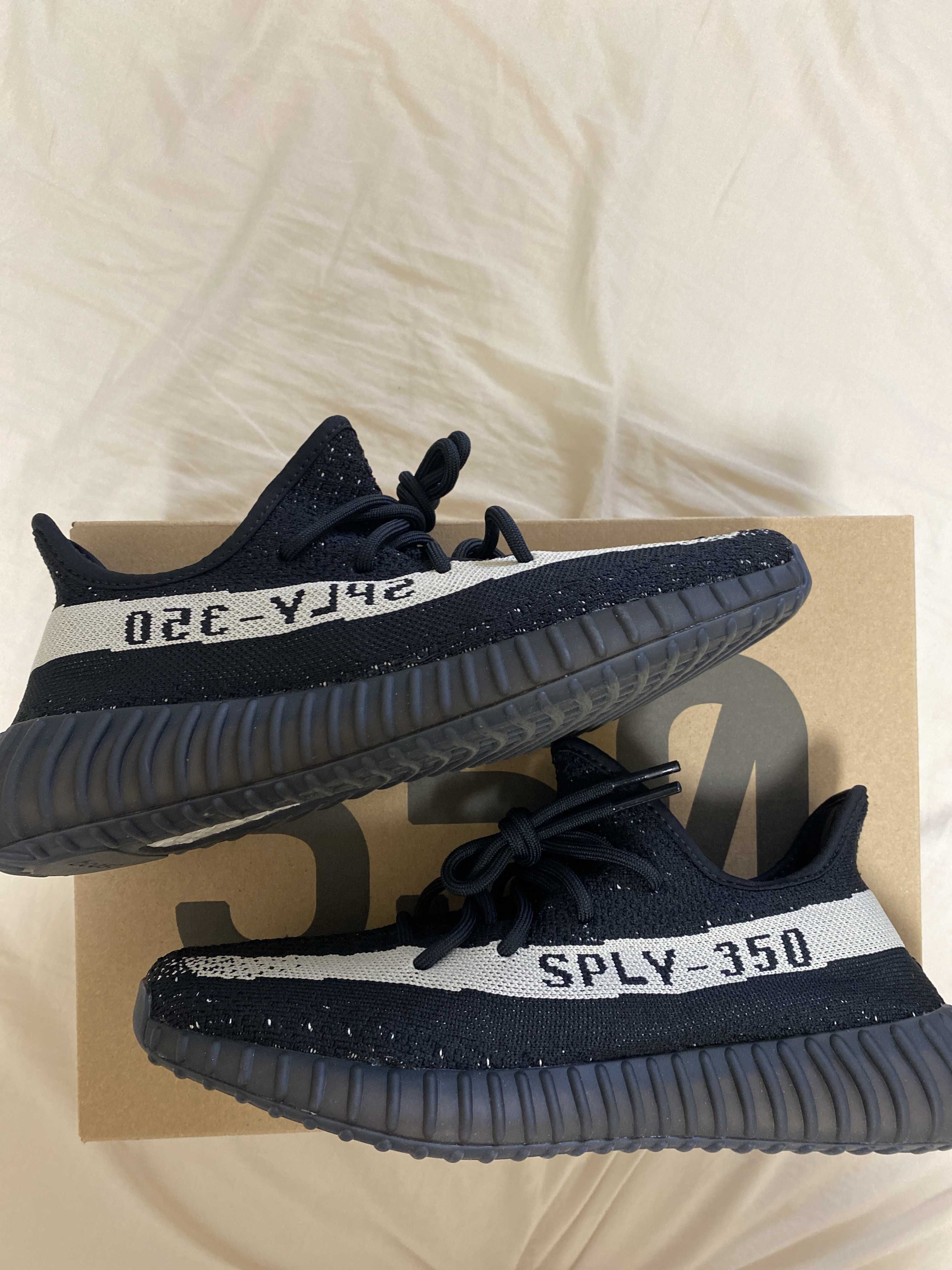 adidas YEEZY Boost 350 V2 "Oreo"