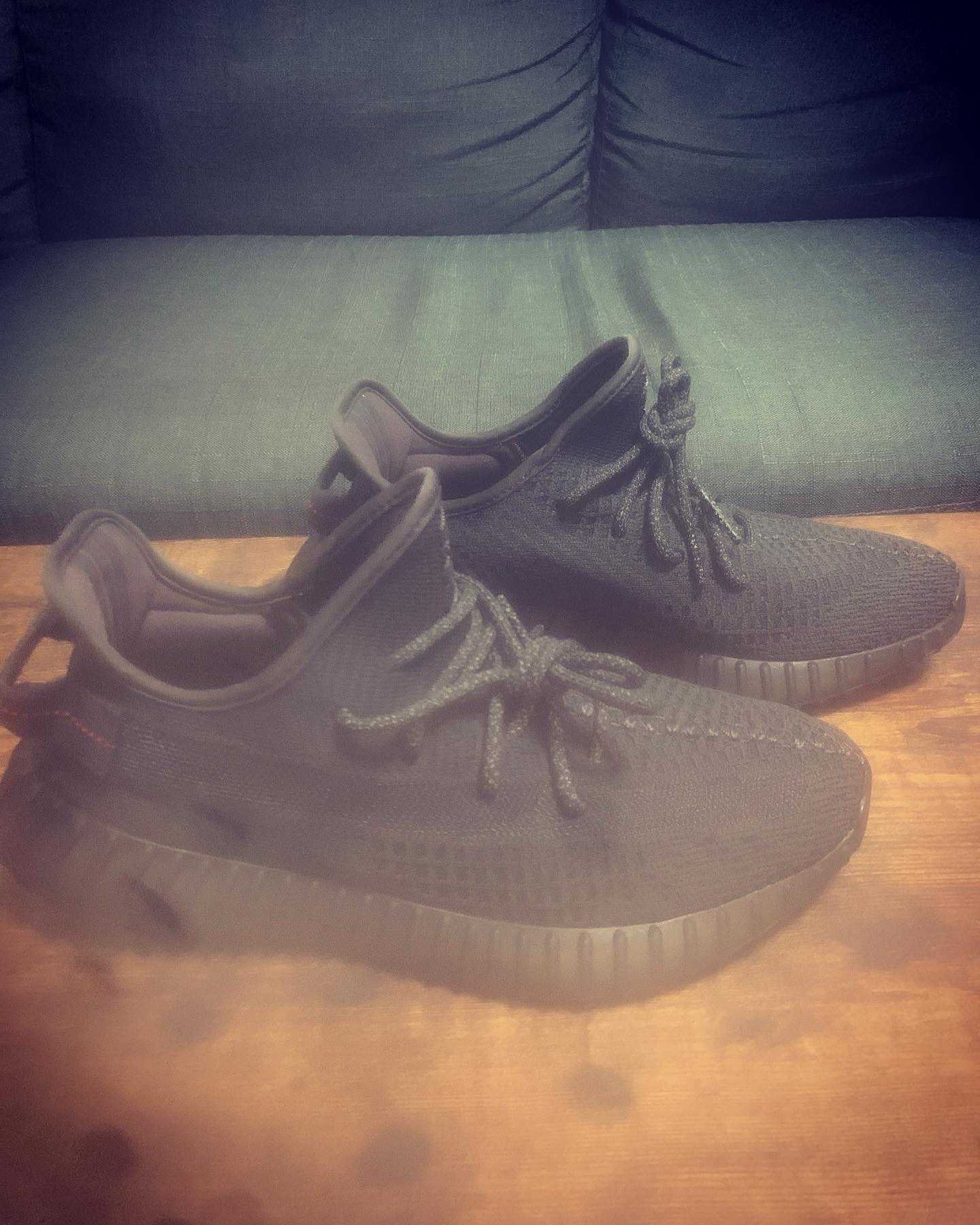 adidas YEEZY Boost 350 V2 "Black"