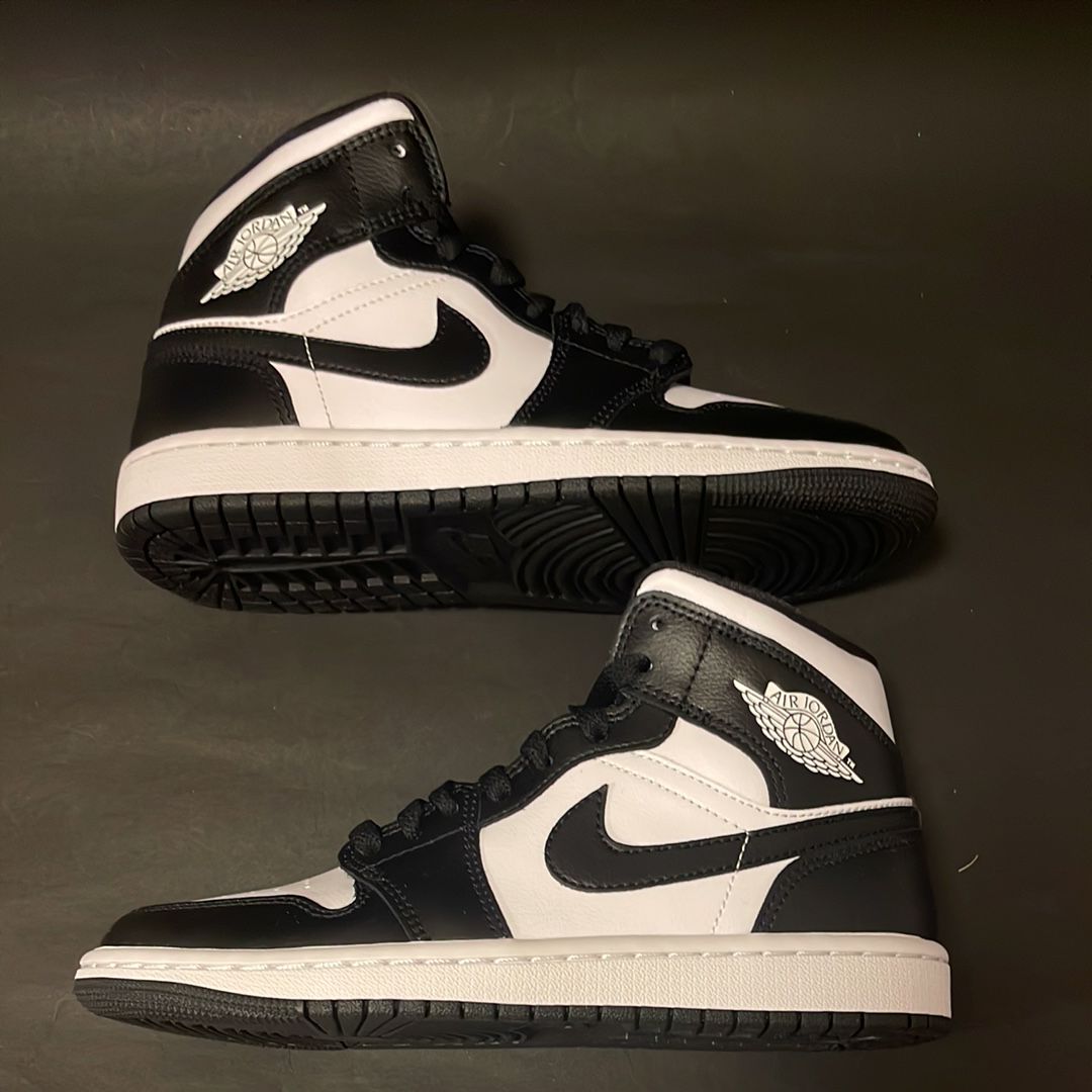 Nike Women's Air Jordan 1 Mid "Black/White"