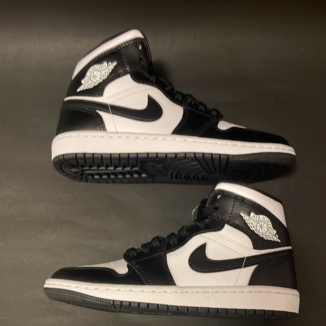 Nike Women's Air Jordan 1 Mid "Black/White"