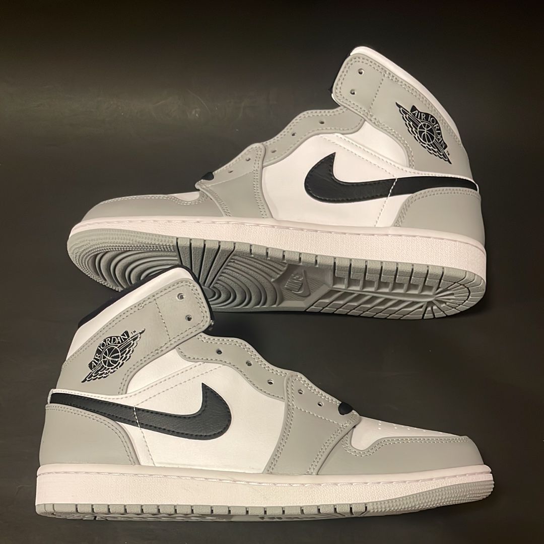 Nike Air Jordan 1 Mid "Light Smoke Grey/White/Black"
