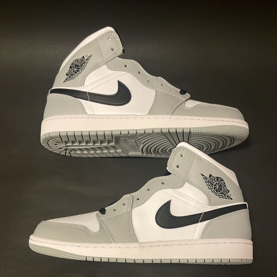 Nike Air Jordan 1 Mid "Light Smoke Grey/White/Black"