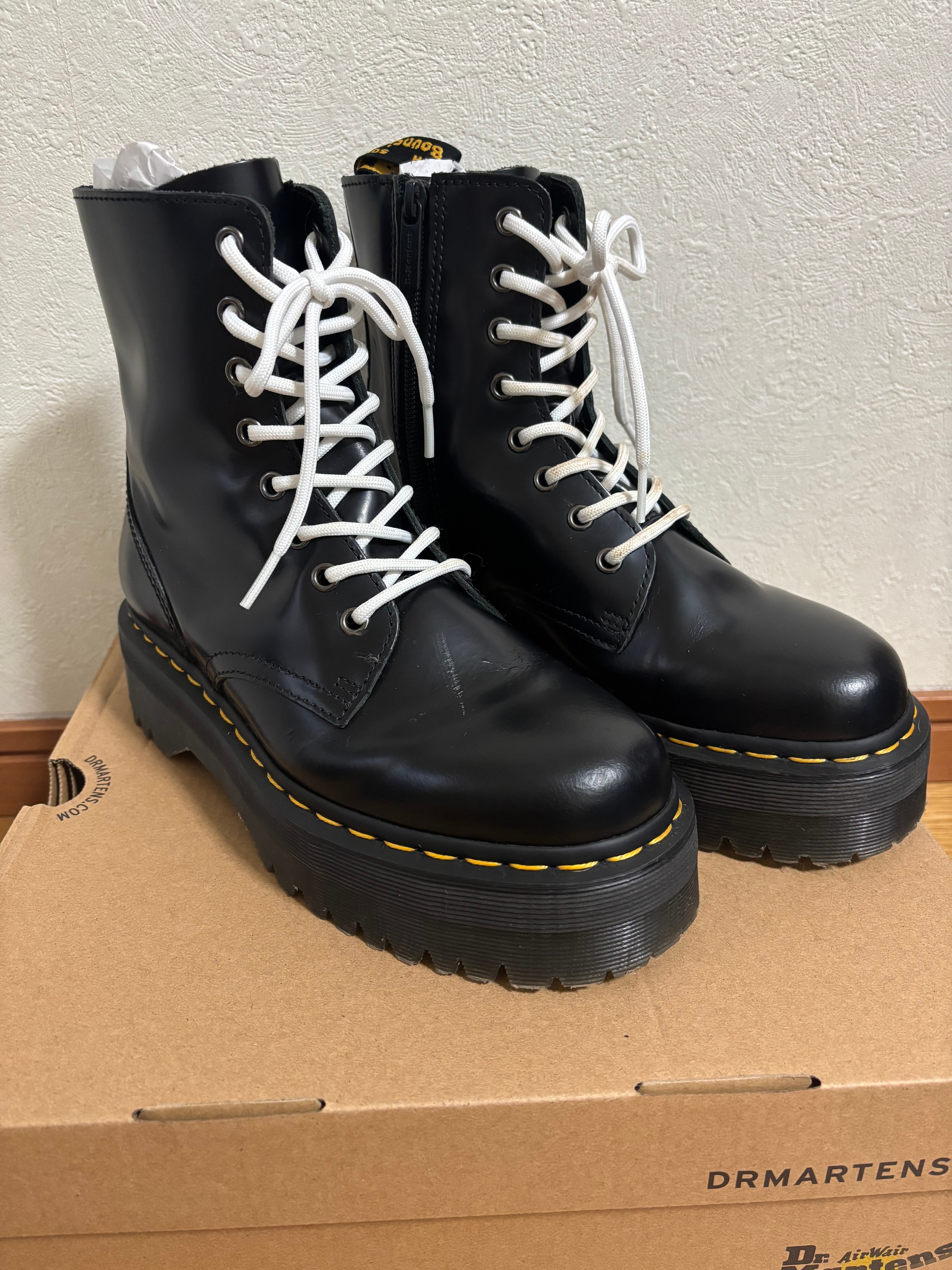 Dr.Martens Women's Jadon 8holes Boots "Black"