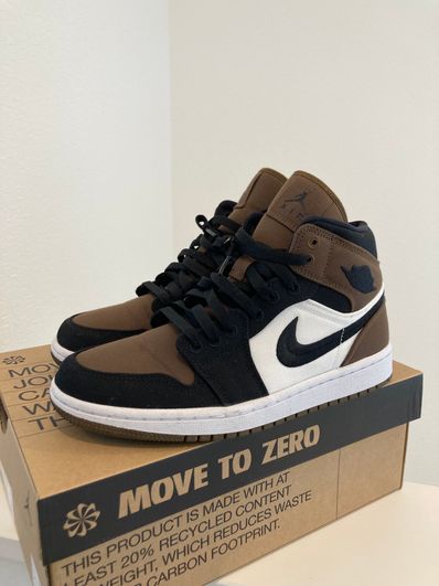 Nike Women's Air Jordan 1 Mid SE "Olive Toe"