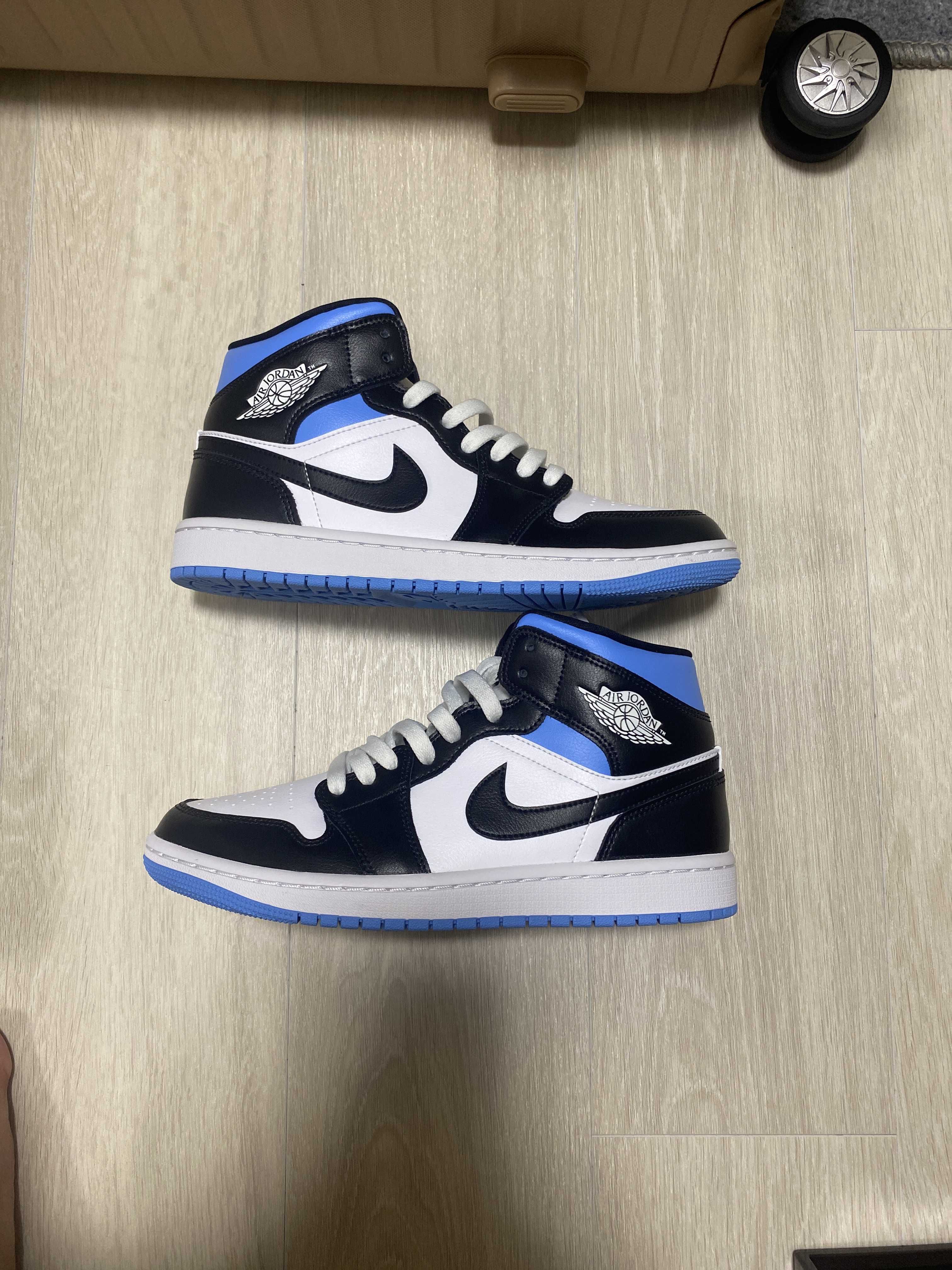 Nike Women's Air Jordan 1 Mid "Black/University Blue"