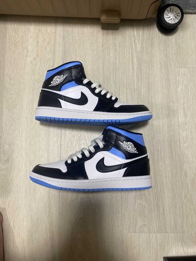 Nike Women's Air Jordan 1 Mid "Black/University Blue"