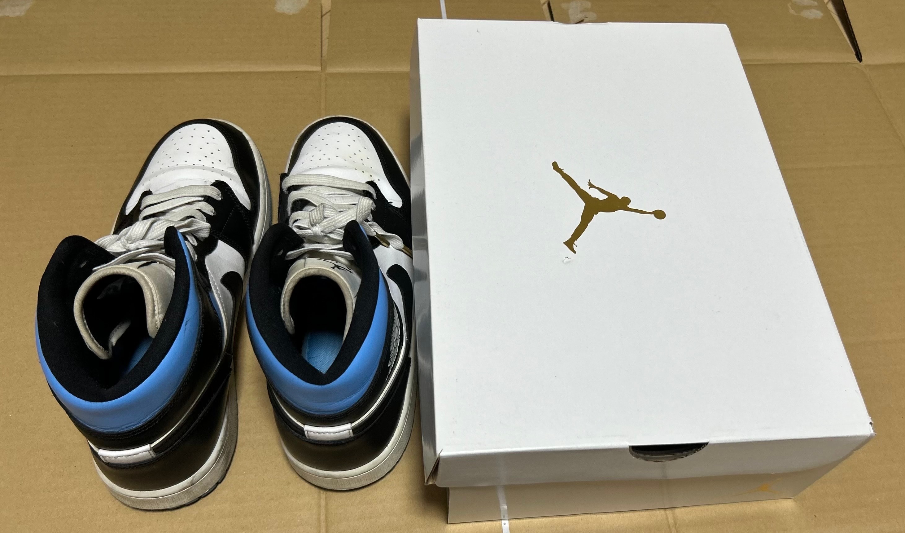 Nike Women's Air Jordan 1 Mid "Black/University Blue"