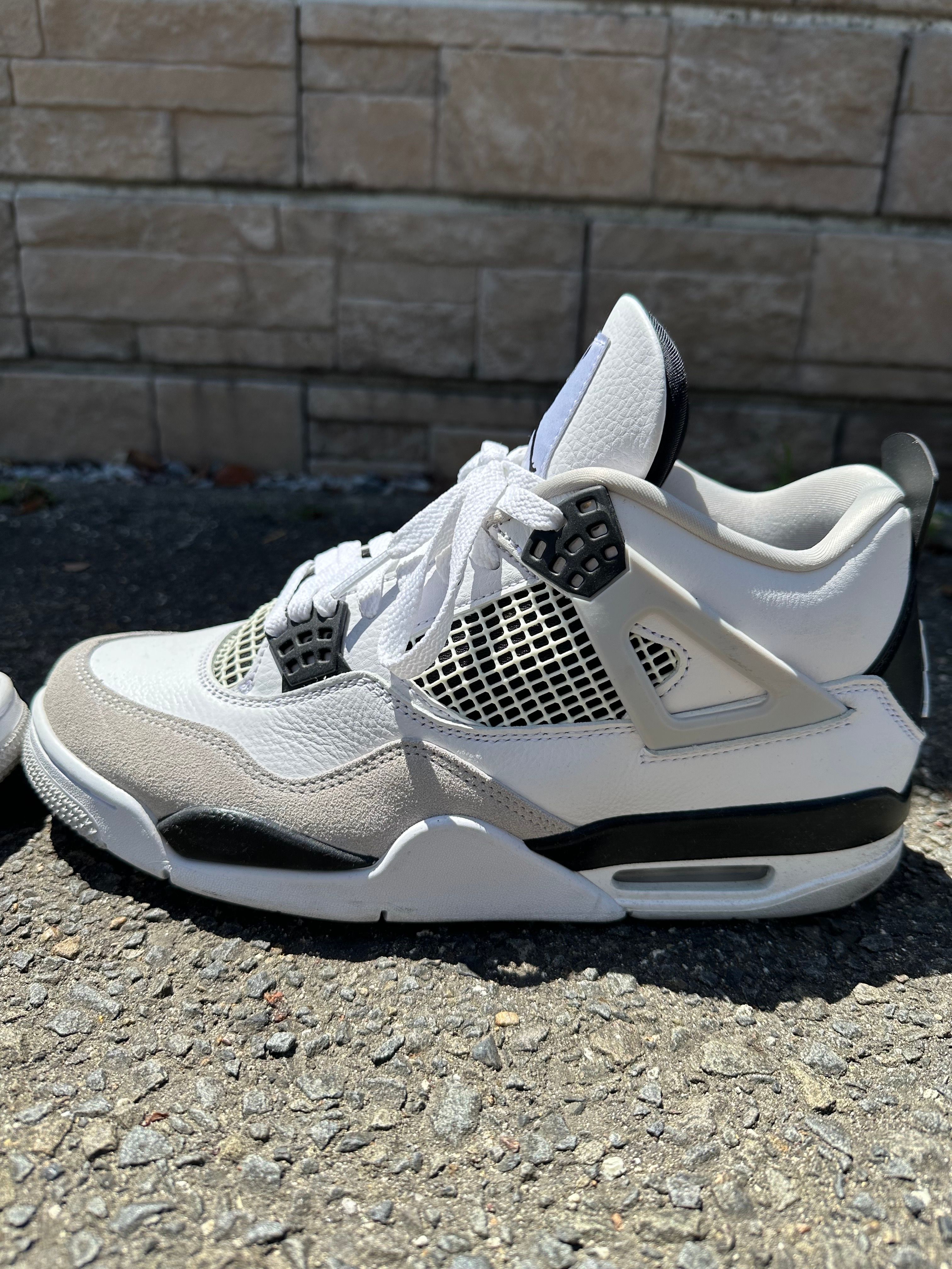 Nike Air Jordan 4 "Military Black"