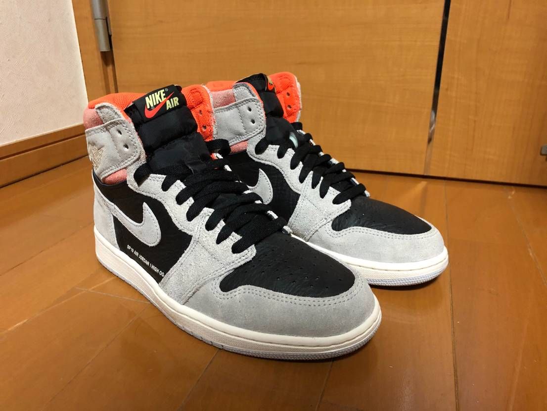 Nike Air Jordan 1 RETRO High OG "Hyper Crimson"