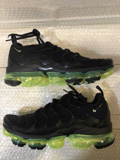 Nike Air Vapormax Plus "Black/Volt Sole"
