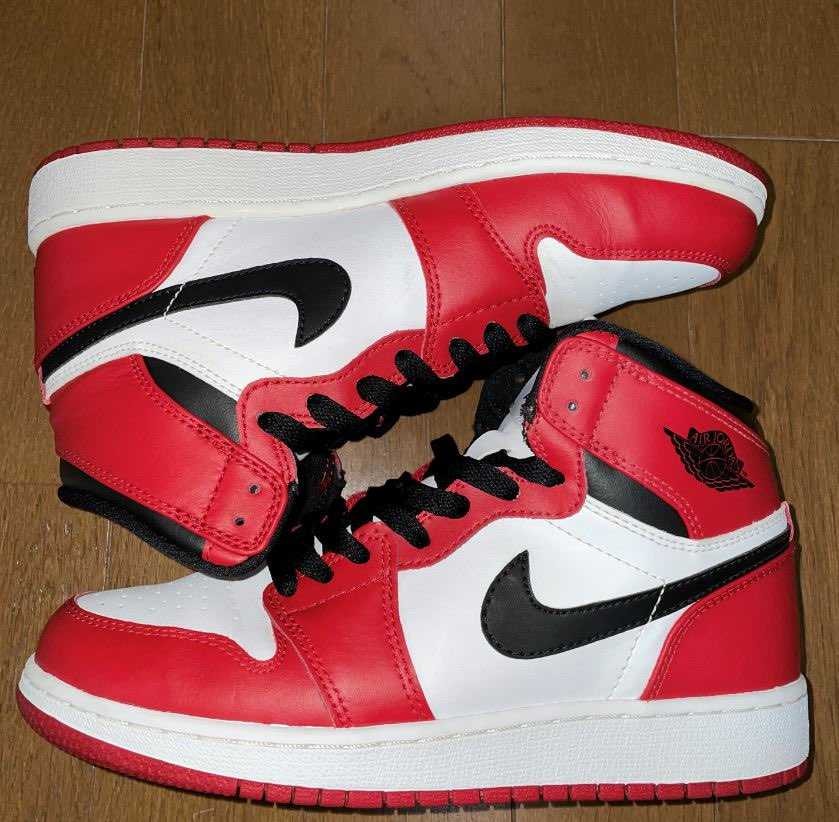 Nike Air Jordan 1 Retro High "Chicago" (2013)