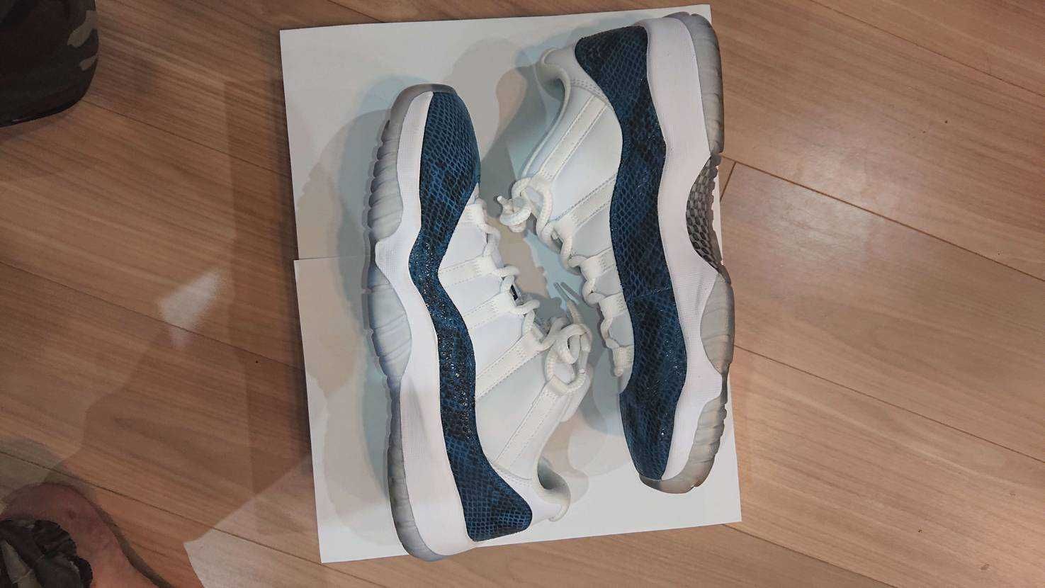 AIR JORDAN 11 LOW "SNAKESKIN"