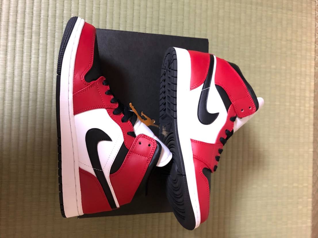 Nike Air Jordan 1 Mid "Chicago Black Toe"