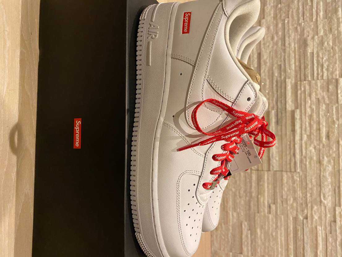 Supreme × Nike Air Force 1 Low "White"