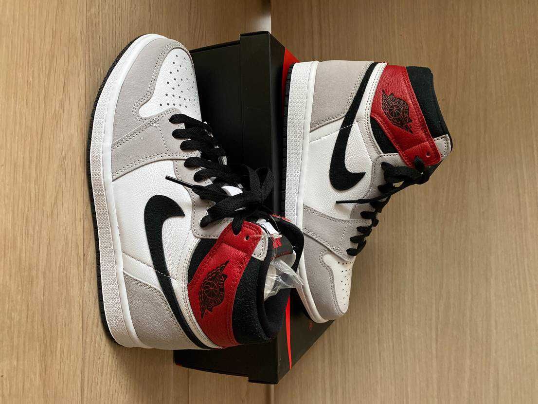 Nike Air Jordan 1 High OG "White/Black/Light Smoke Grey"