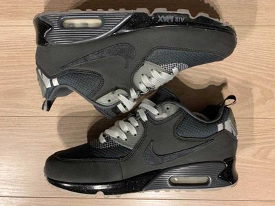 UNDEFEATED × Nike Air Max 90 "Black/Rush Pink"