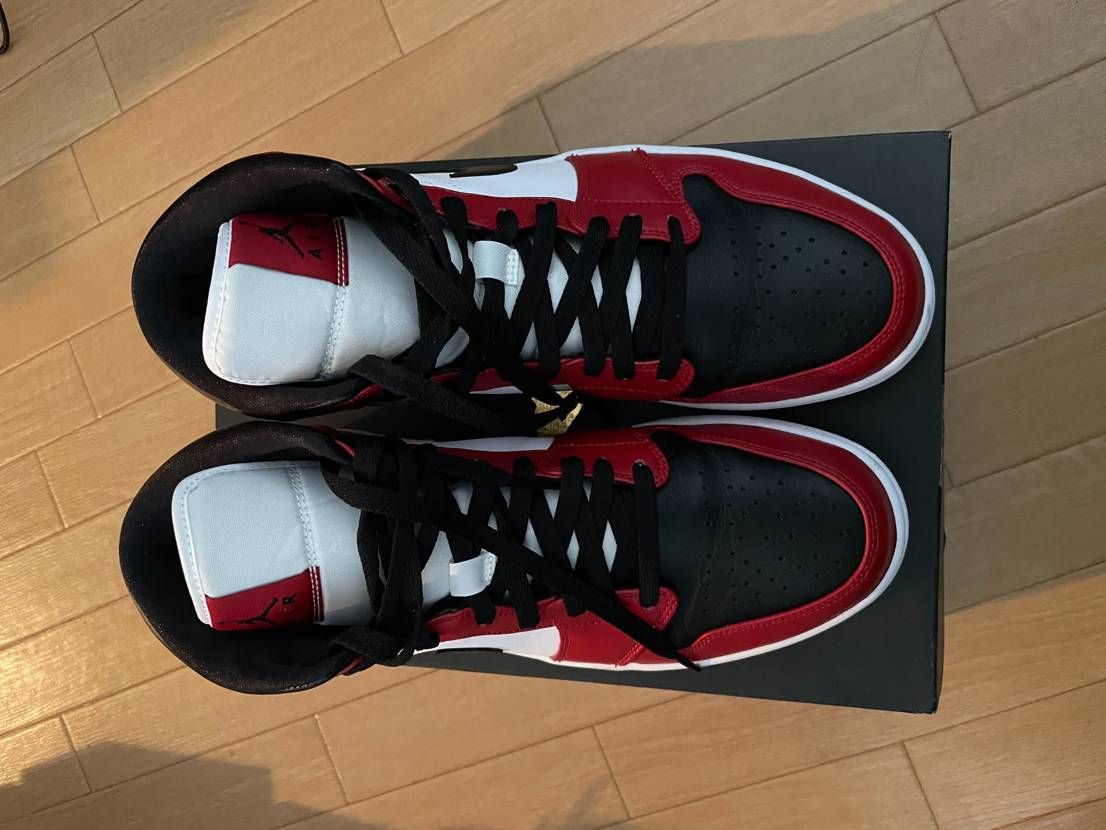 Nike Air Jordan 1 Mid "Chicago Black Toe"