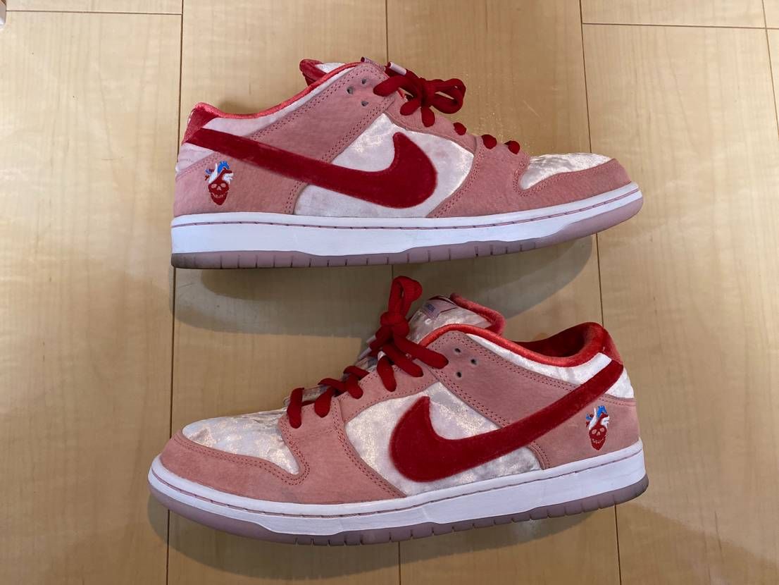 Strangelove × Nike SB Dunk Low "Valentine’s Day"