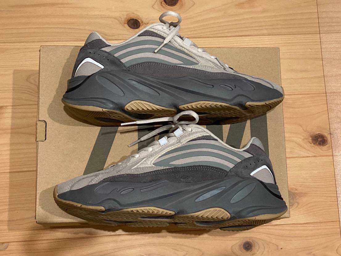 adidas YEEZY Boost 700 V2 "Tephra"