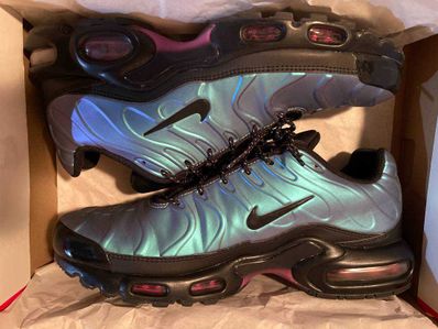 NIKE AIR MAX PLUS THROWBACK FUTURE