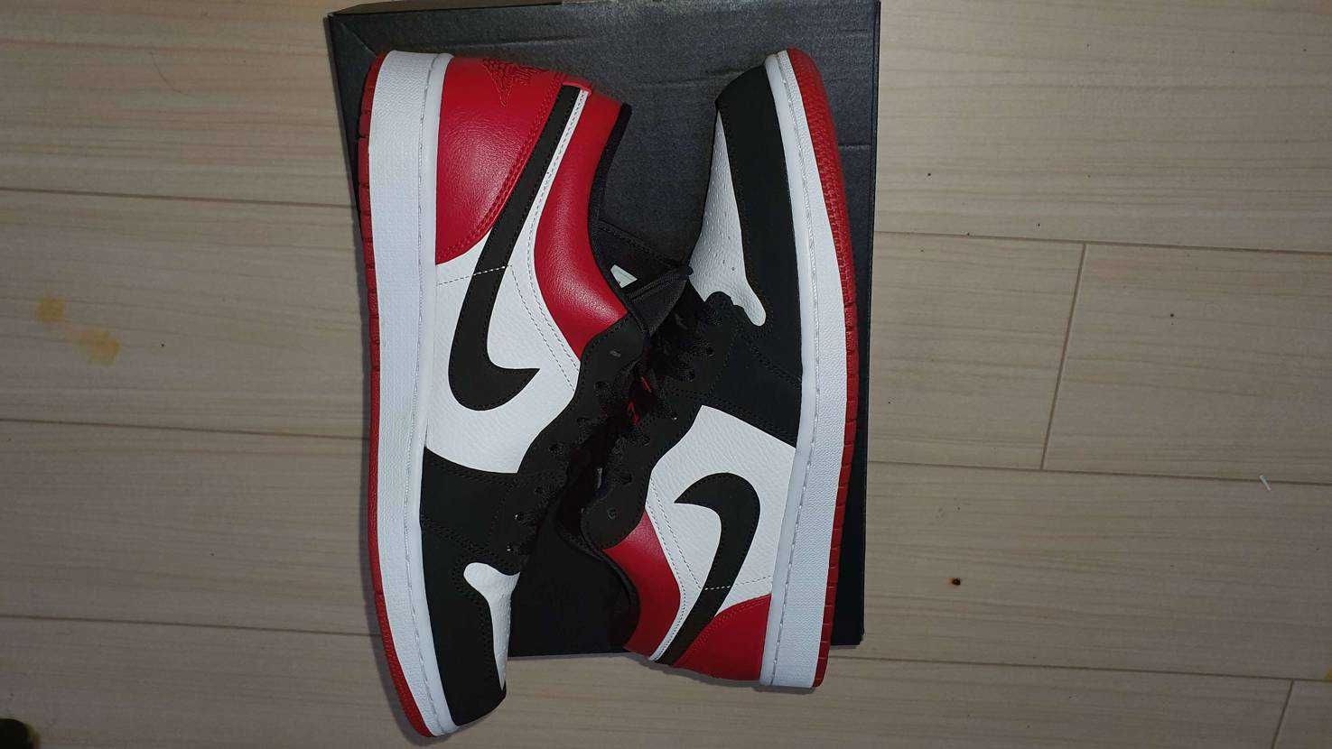 Nike Air Jordan 1 Low "Black Toe"