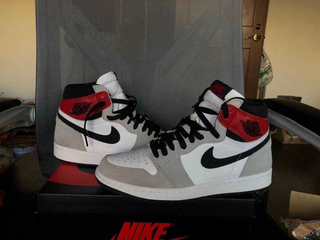 Nike Air Jordan 1 High OG "White/Black/Light Smoke Grey"