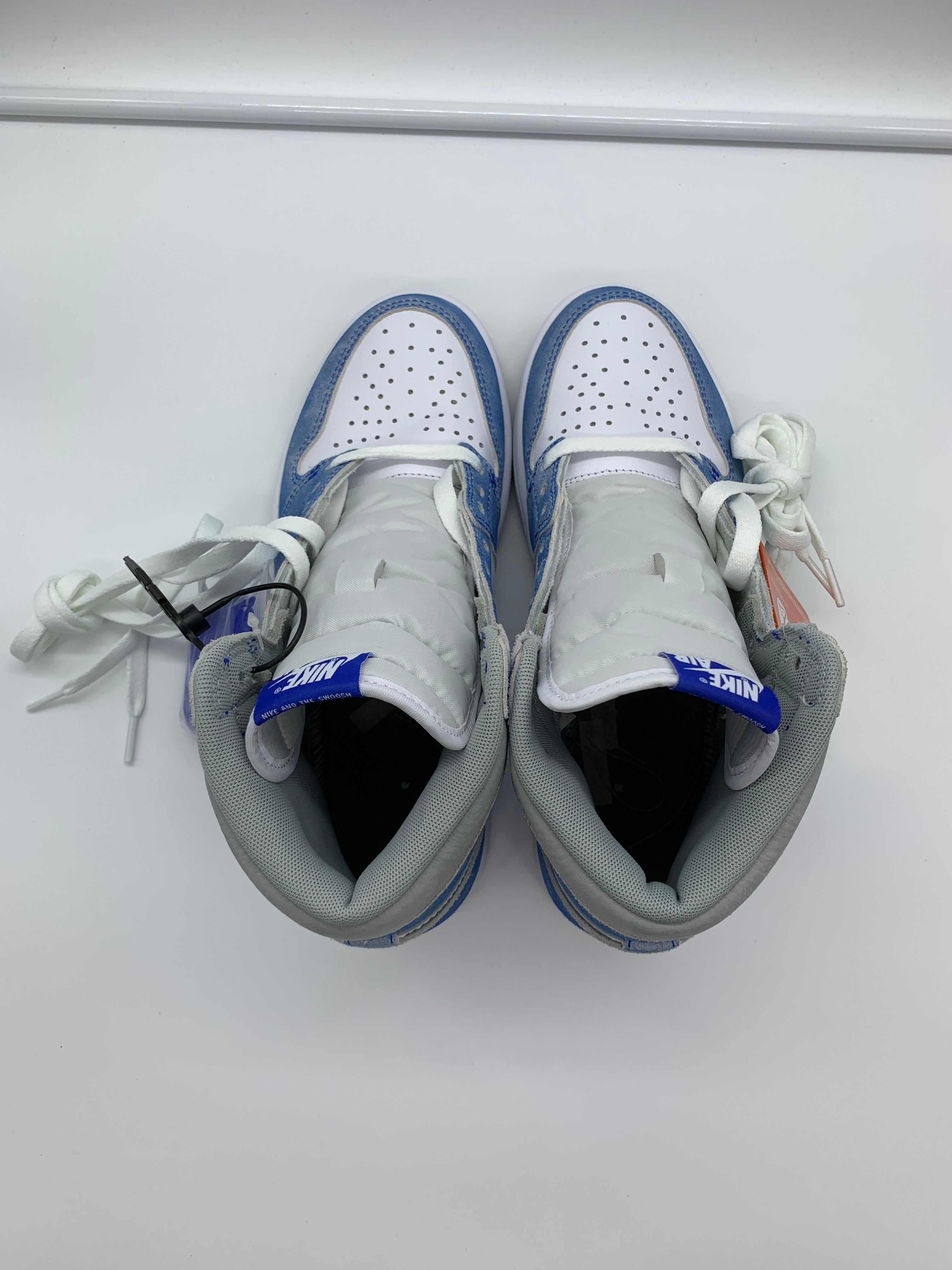 Nike Air Jordan 1 High OG "Hyper Royal"