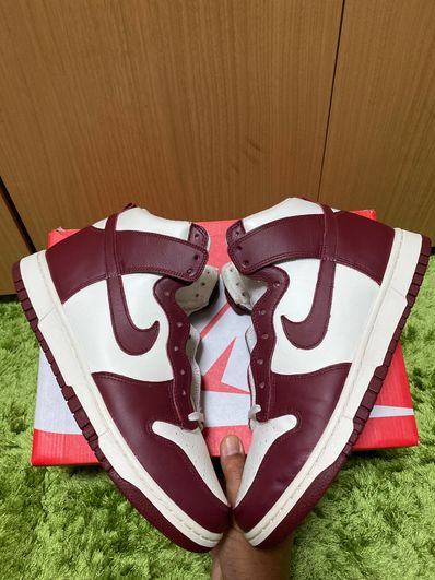 NIKE Women's DUNK HIGH "TEAM RED"