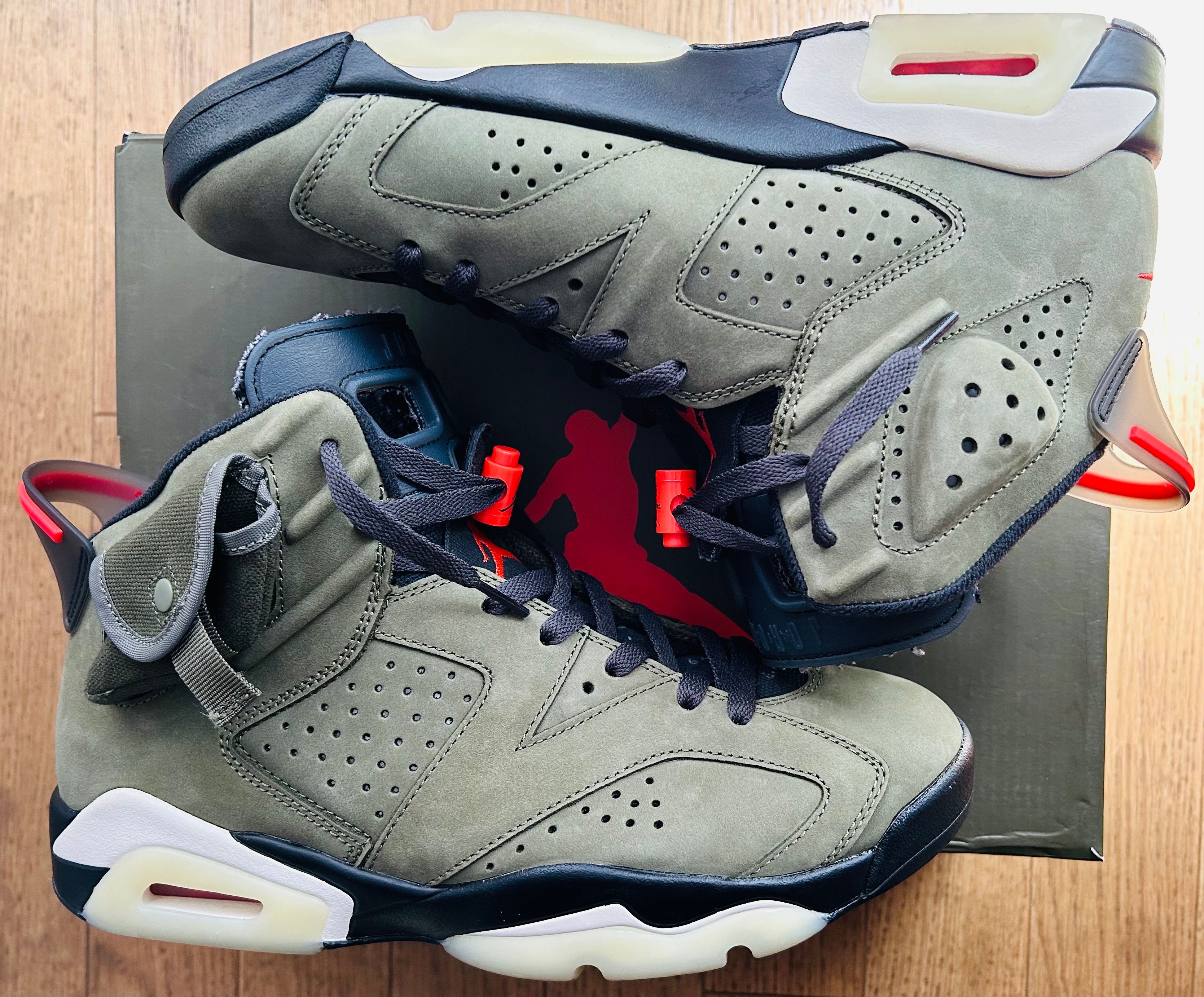 Travis Scott × Nike Air Jordan 6 Retro "Medium Olive"
