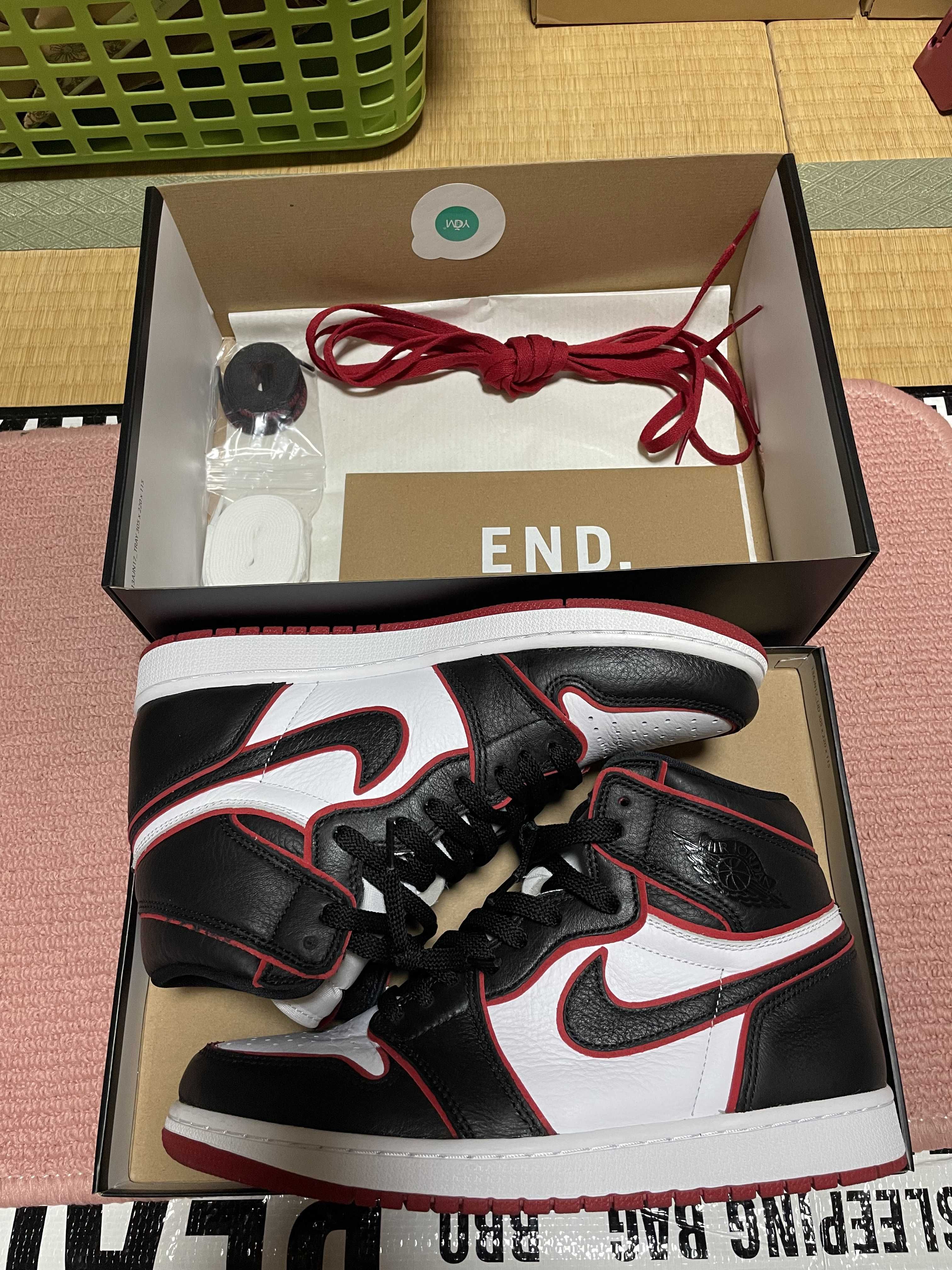 Nike Air Jordan 1 Retro High OG "Blood Line"   