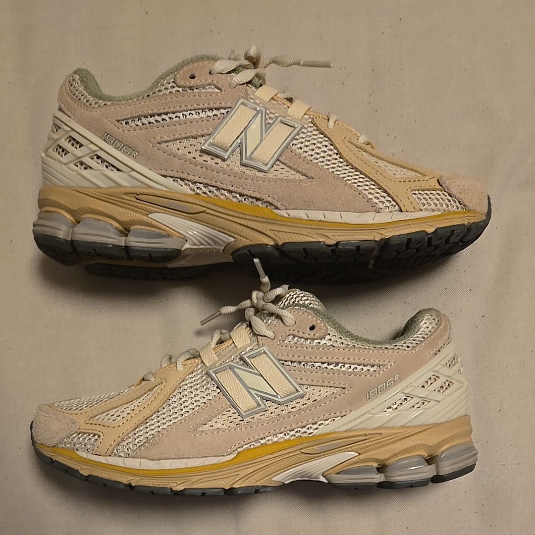AURALEE × New Balance 1906R "Beige"