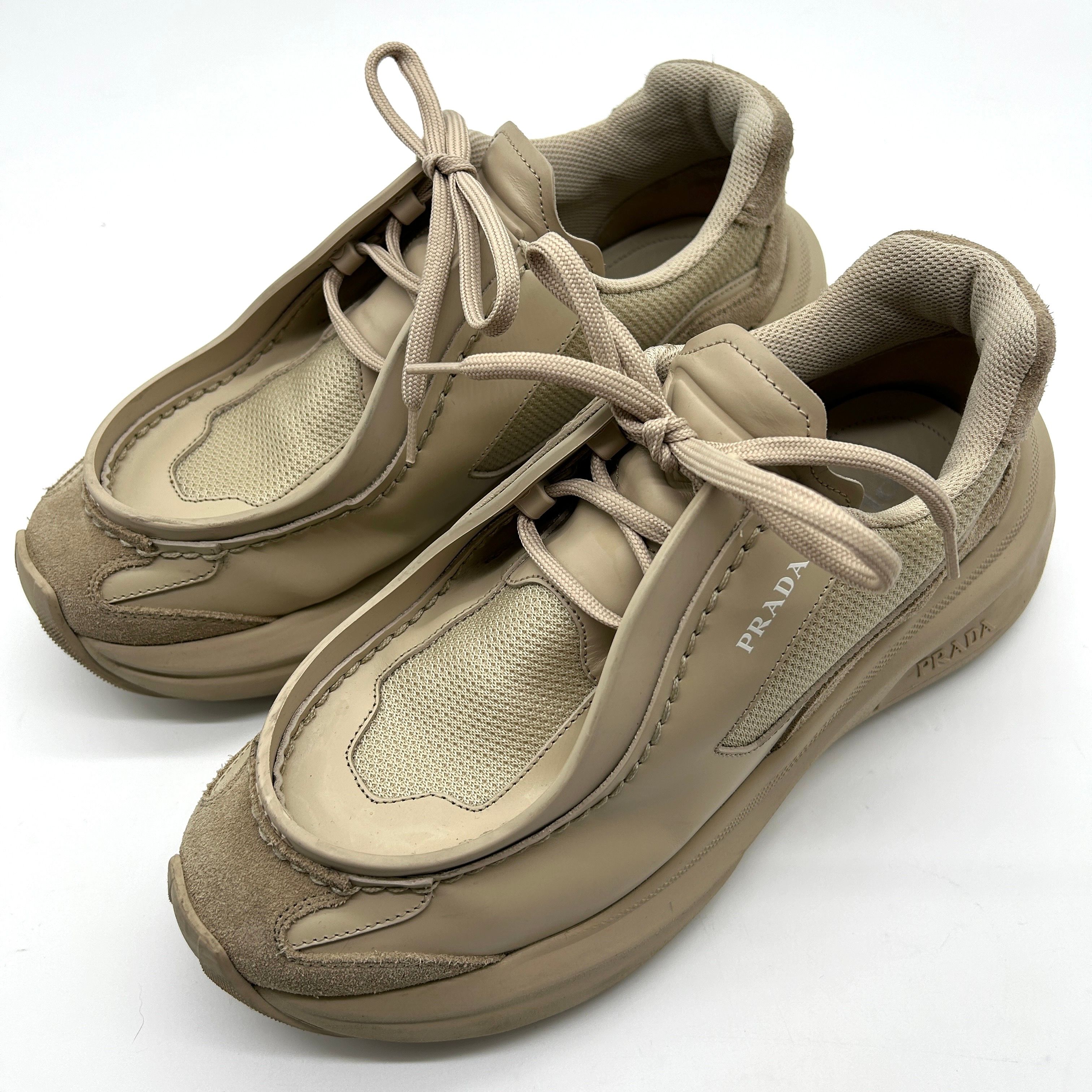 プラダ システム スニーカー "サンドベージュ"