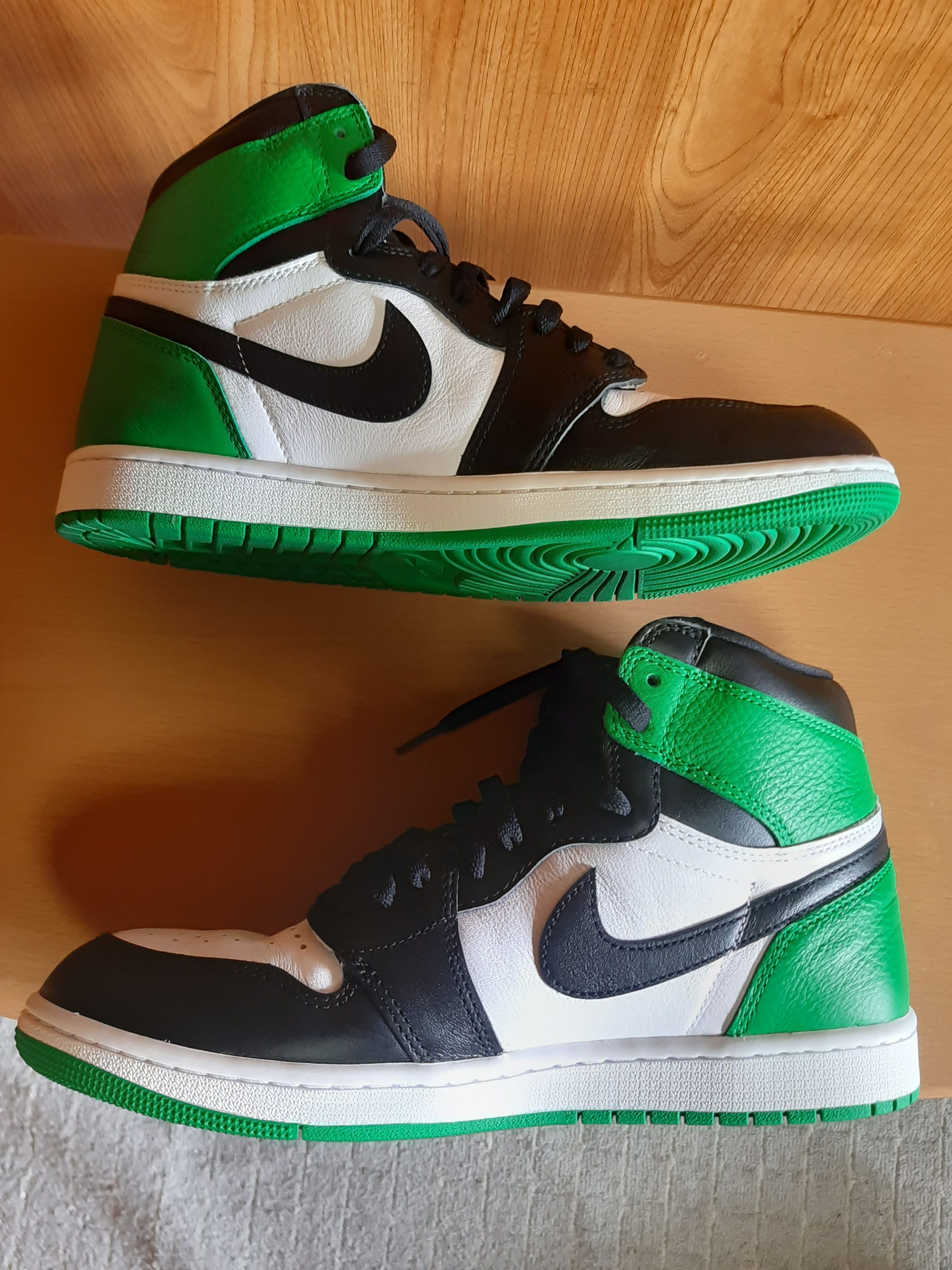 Nike Air Jordan 1 Retro High OG "Celtics/Black and Lucky Green" (2023)
