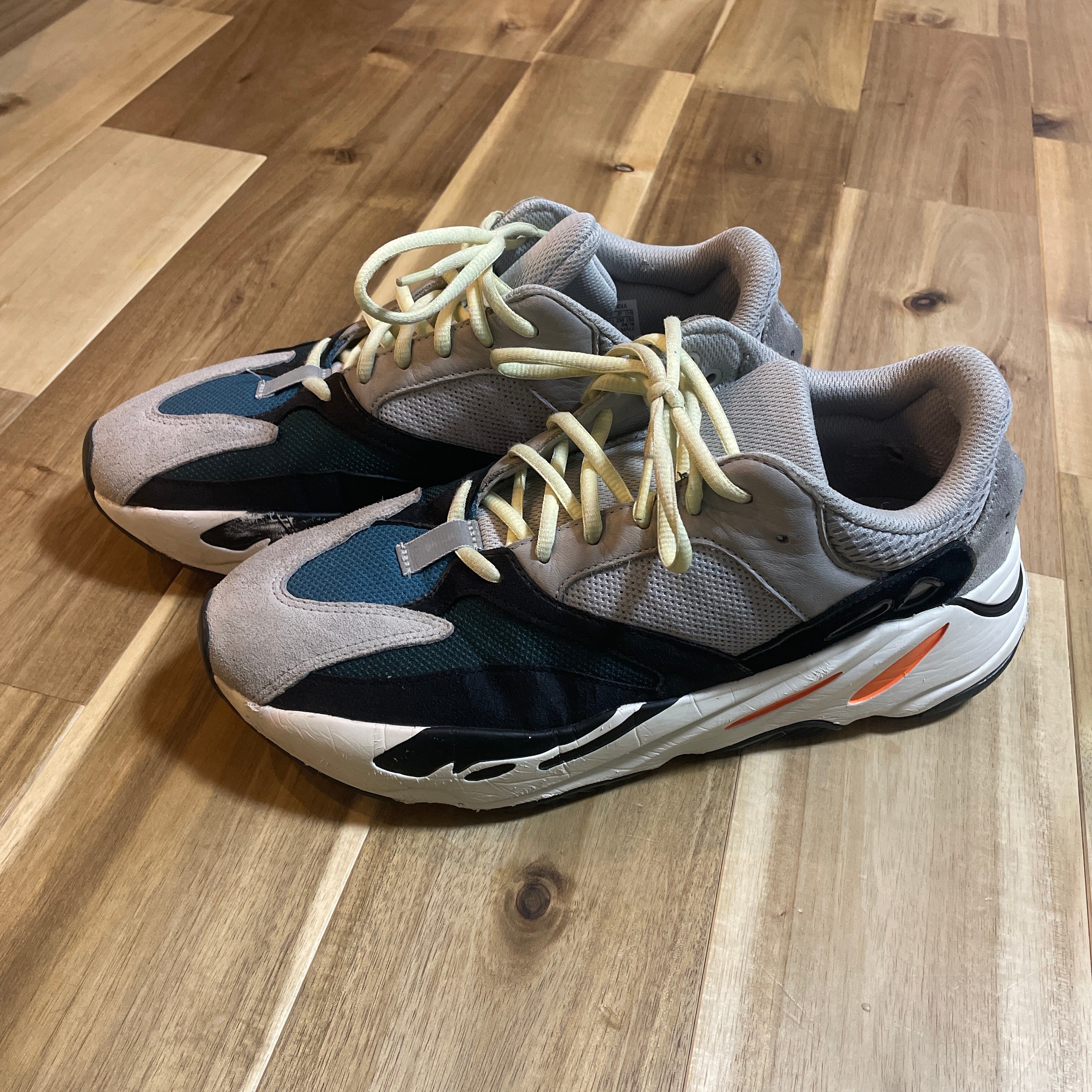 adidas YEEZY Boost 700 "Wave Runner"
