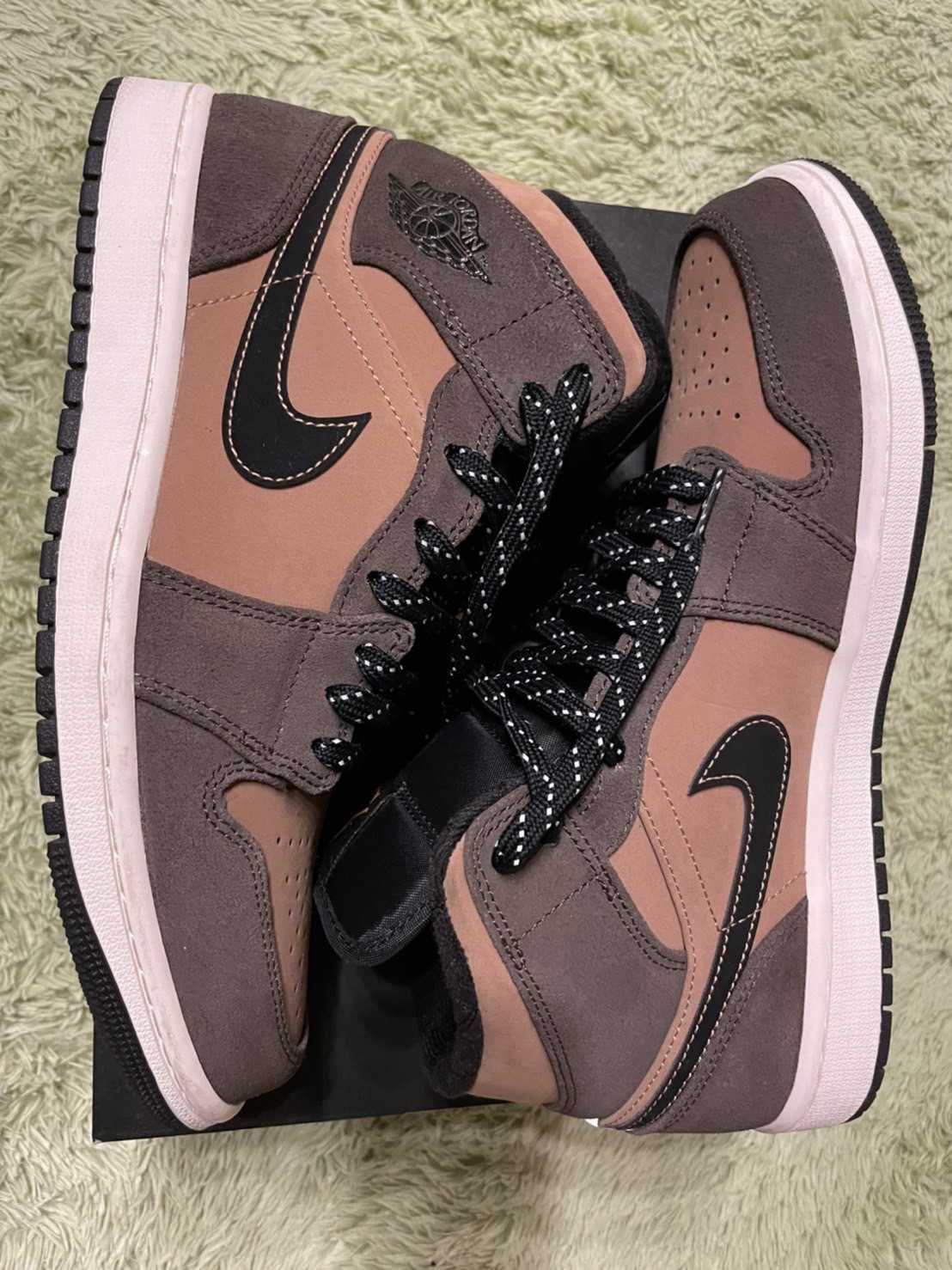 Nike Air Jordan 1 Mid SE "Dark Chocolate"