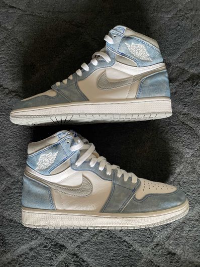 Nike Air Jordan 1 High OG "Hyper Royal"