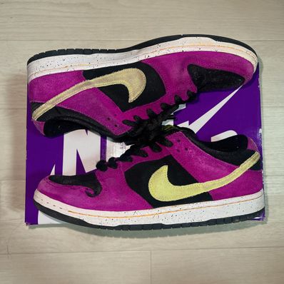 Nike SB Dunk Low "Red Plum"