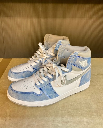 Nike Air Jordan 1 High OG "Hyper Royal"